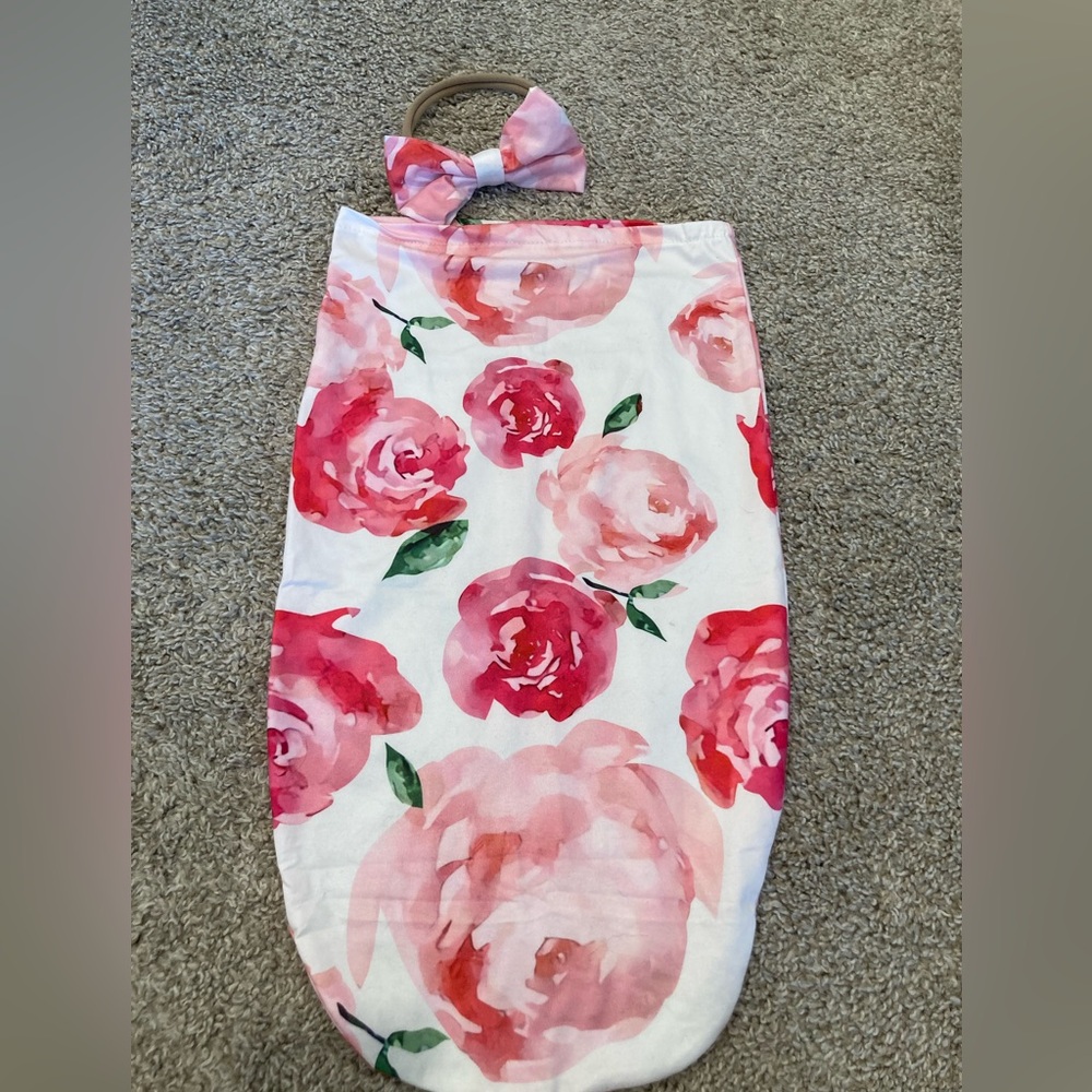 Baby swaddle & bow